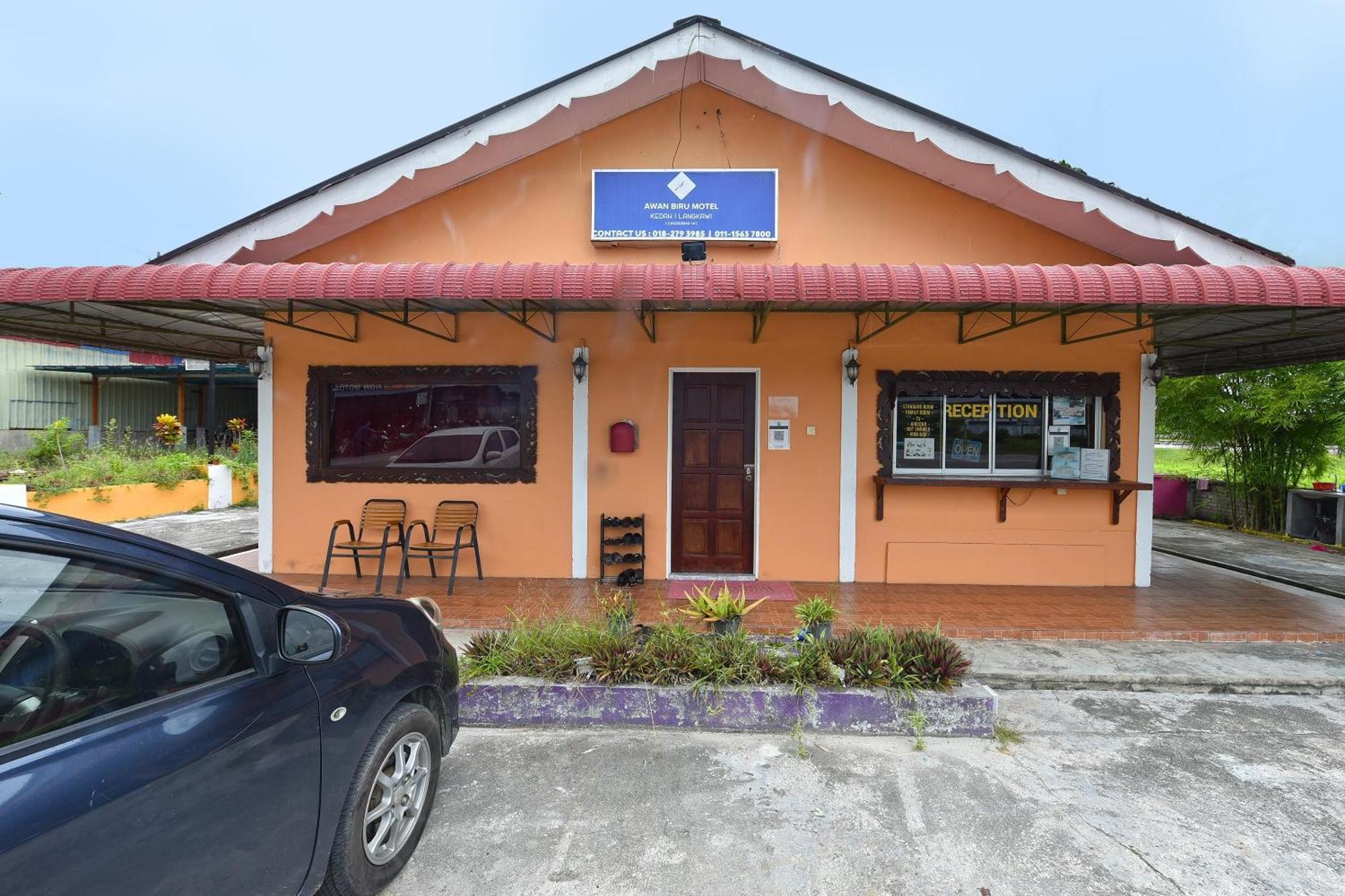 OYO 90561 Awan Biru Motel Pantai Cenang  Bagian luar foto