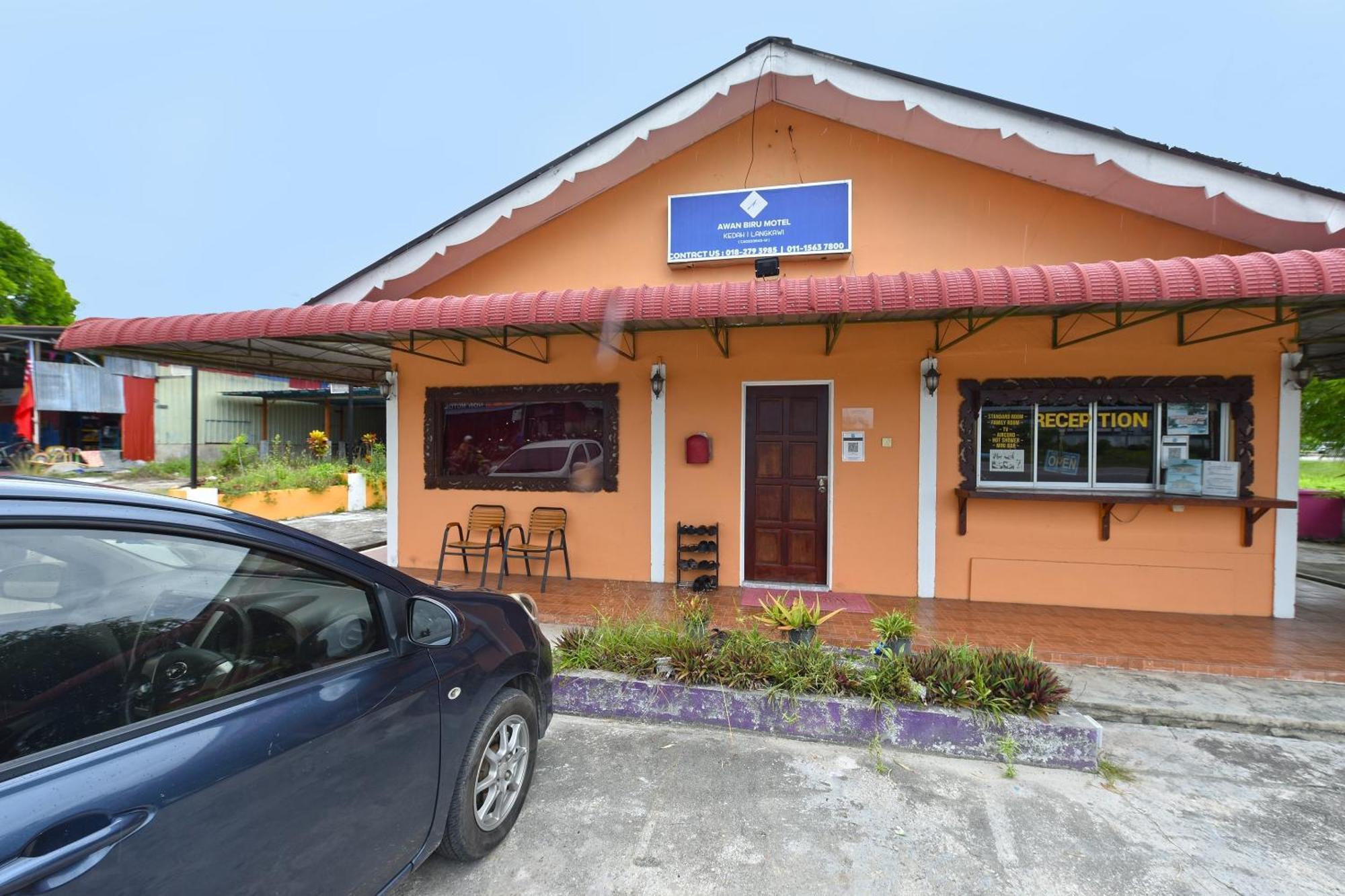 OYO 90561 Awan Biru Motel Pantai Cenang  Bagian luar foto
